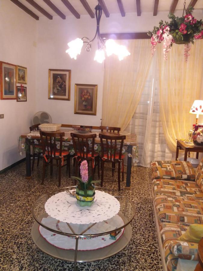 Casa Tarrini Apartment Chianni Bagian luar foto